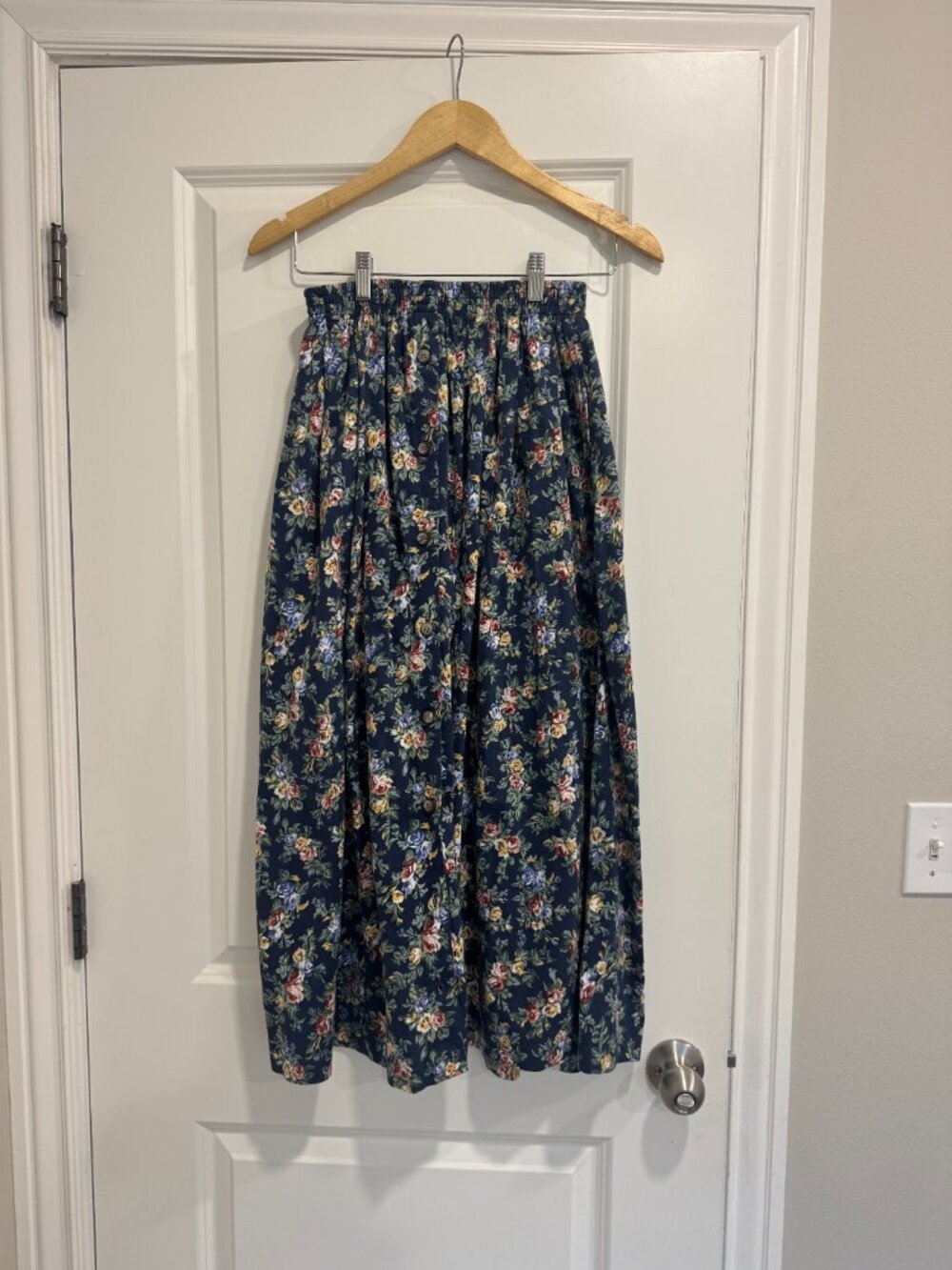 Vintage floral 100% cotton skirt, size M
